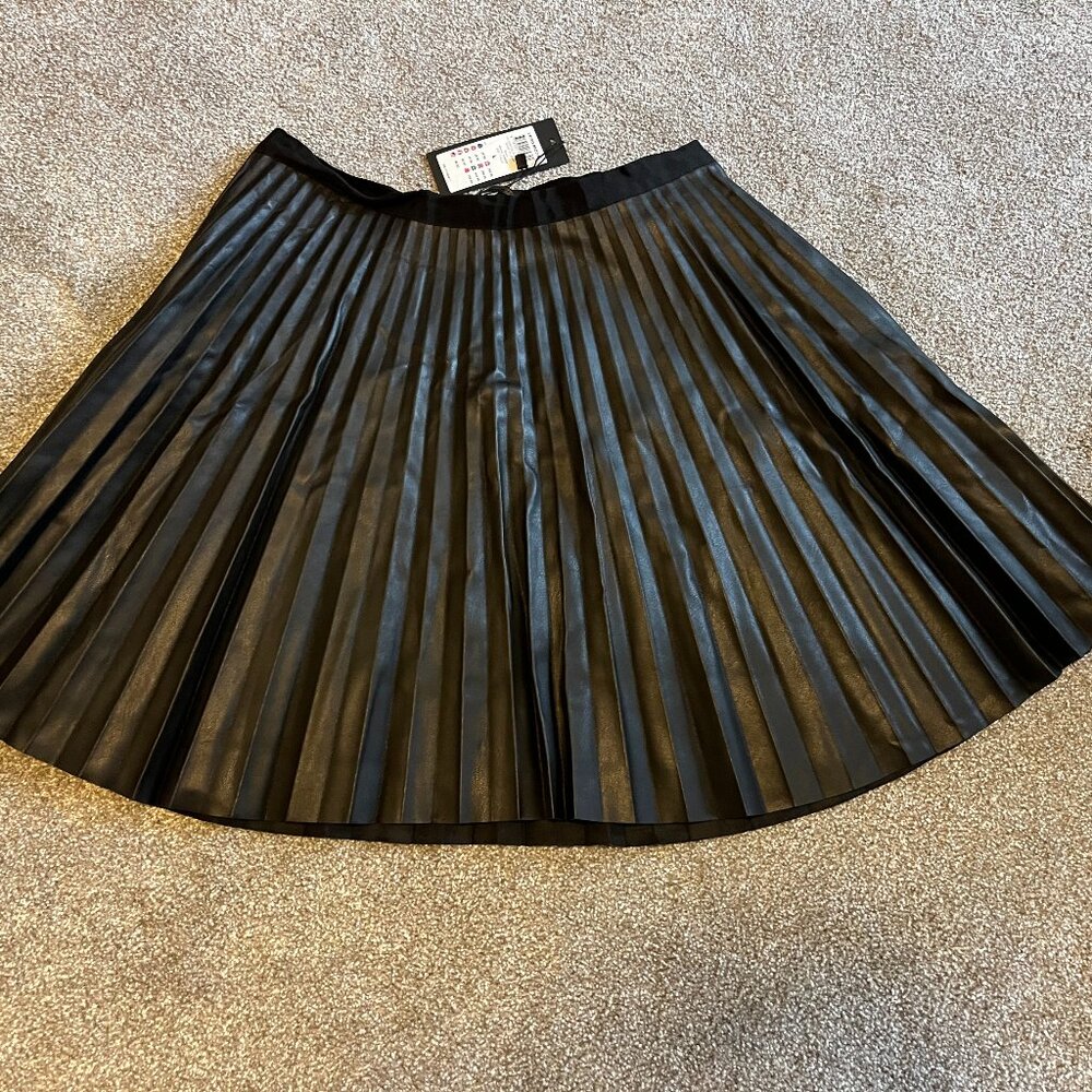 Vero Moda Pleated Mini Skirt